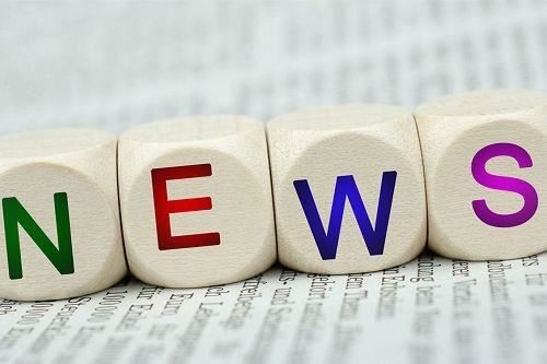 מעפד משולש הוא עוזר טוב לחפירת צמחים קטנים בחוץ