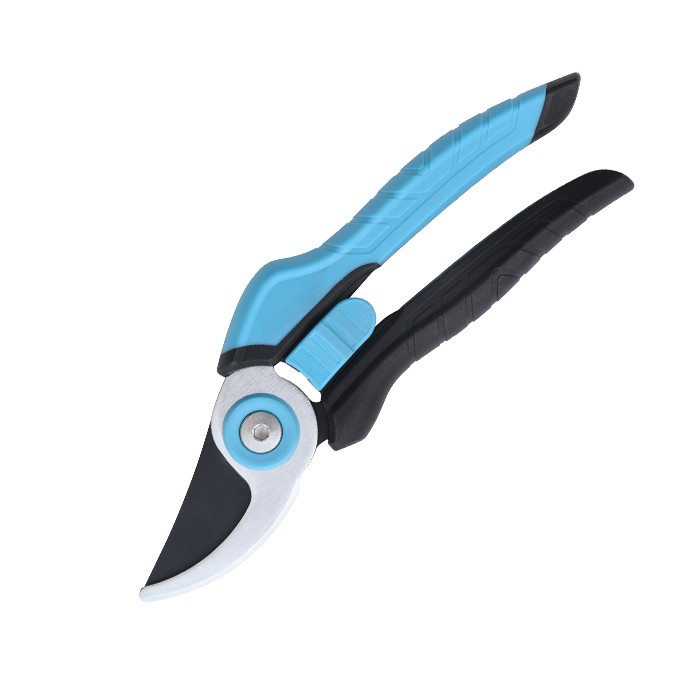 מספריים לגיזום עץ פרי